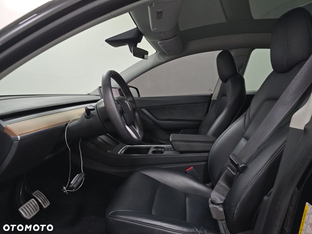 Tesla Y Performance AWD - 8