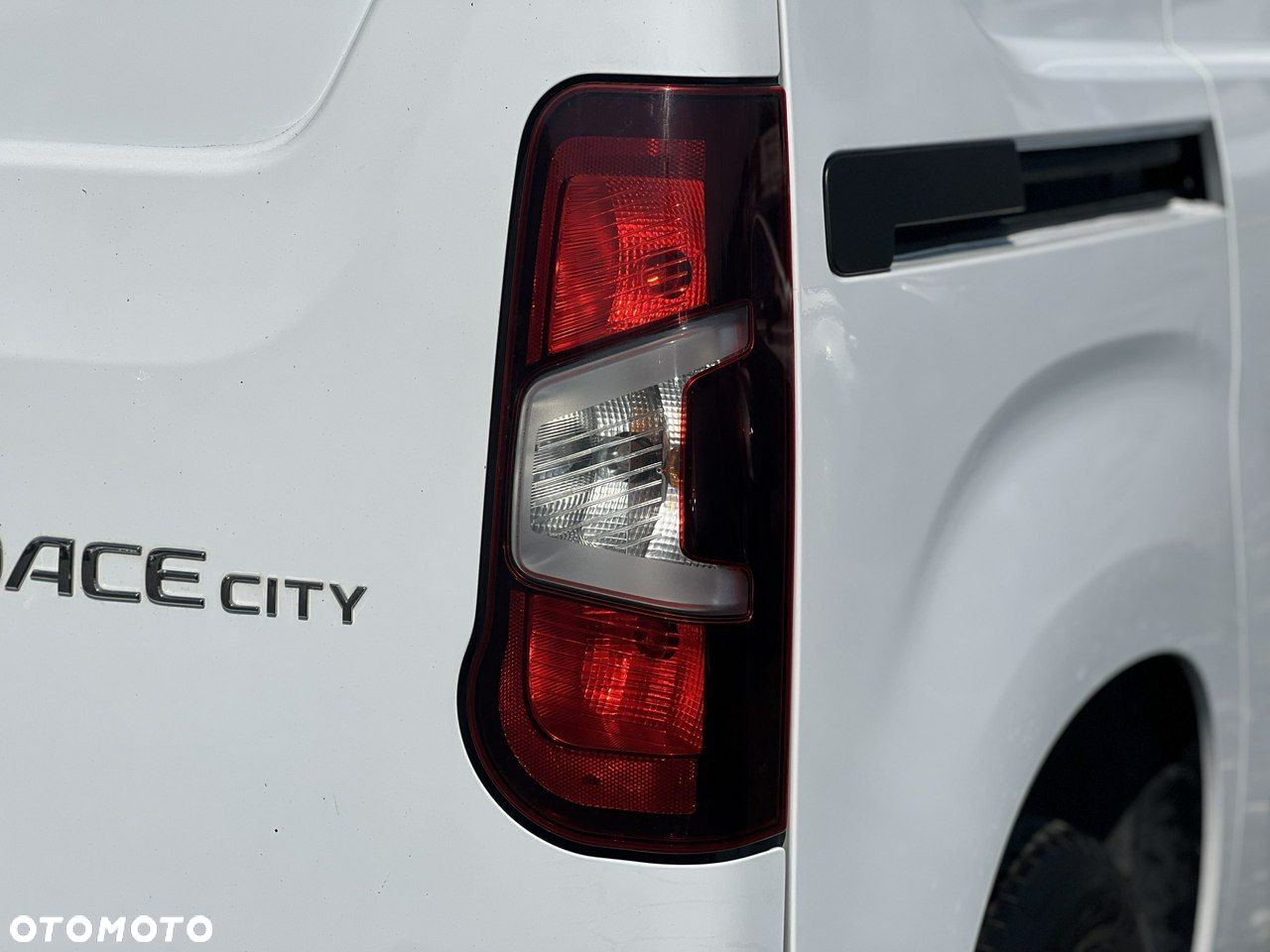 Toyota Proace City 1.5 D-4D Long 2,3t Active (bryg.) - 8