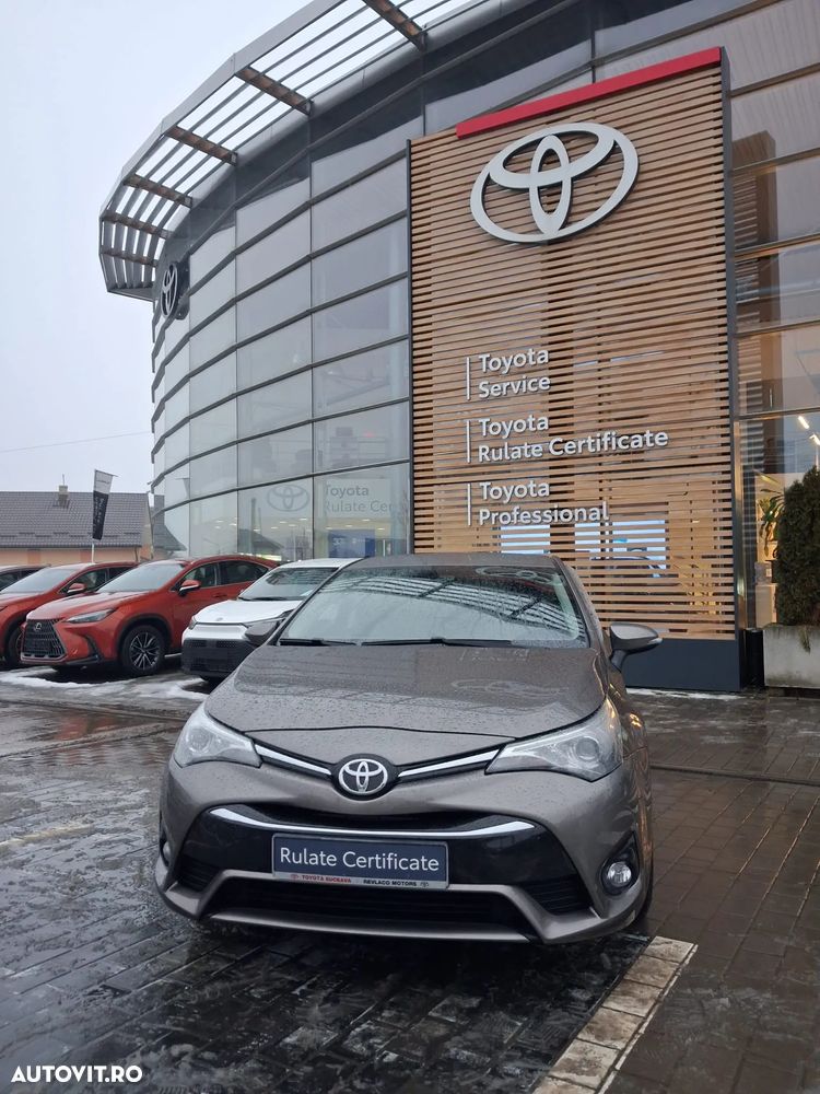 Toyota Avensis 1.8 Executive - 1