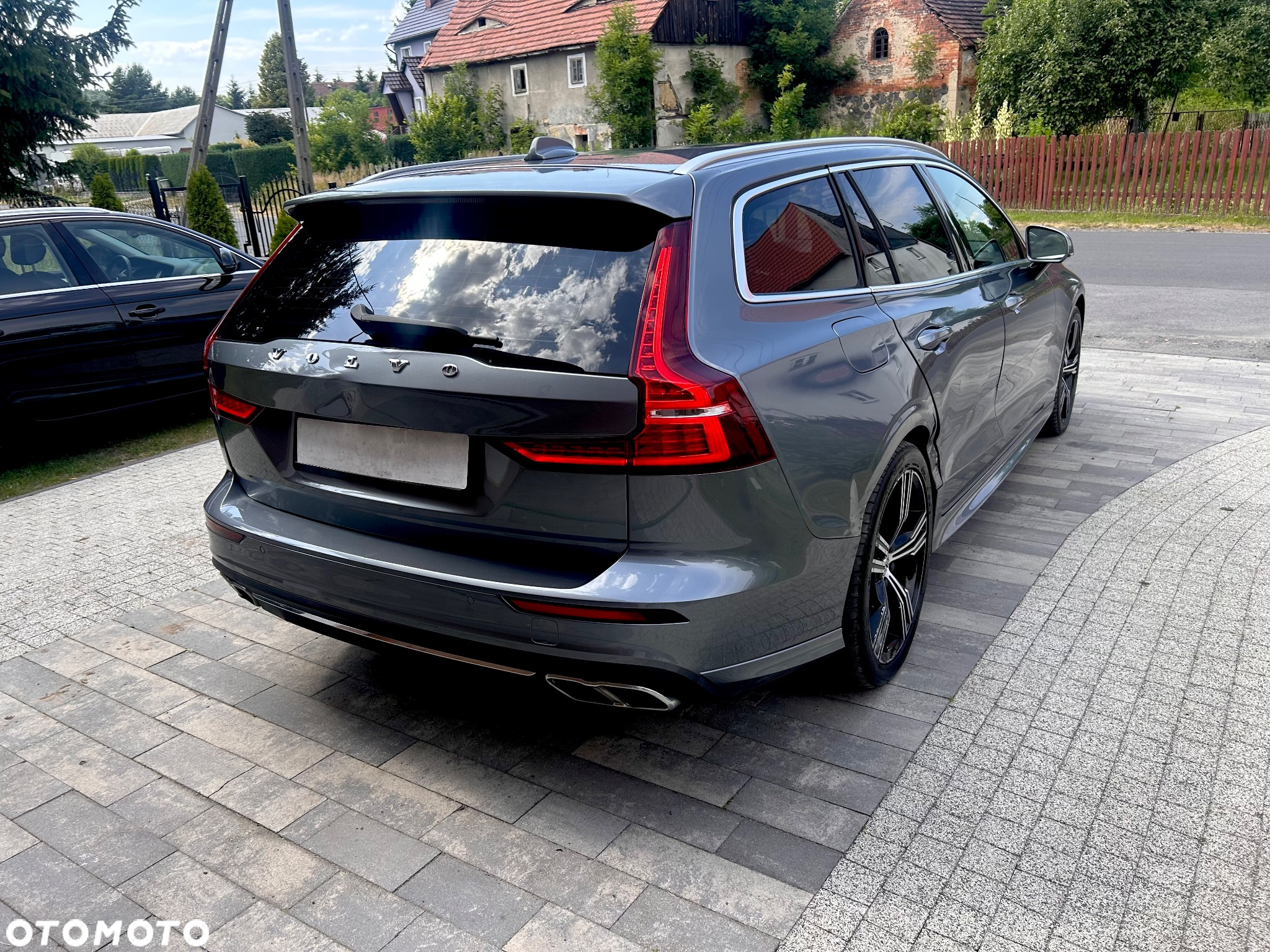 Volvo V60 T6 AWD Plug-In Hybrid Essential - 8