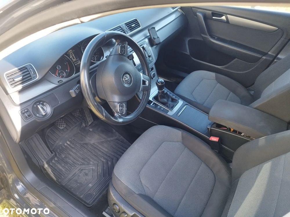 Volkswagen Passat 2.0 TDI DPF Comfortline - 10