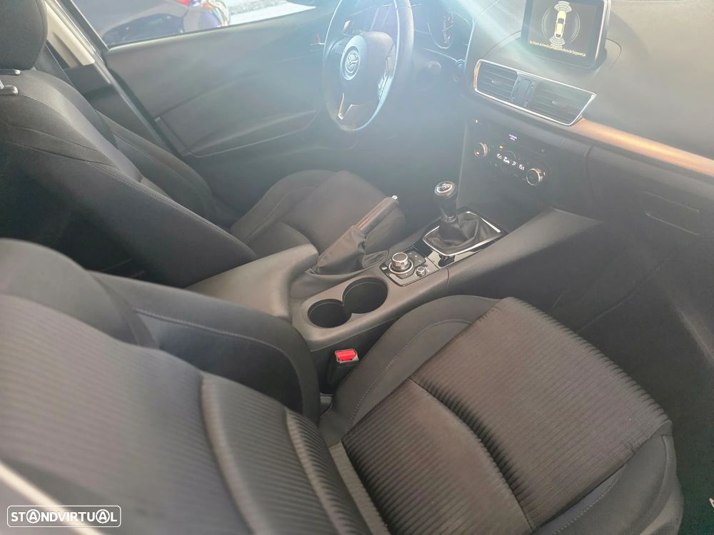 Mazda 3 Hatchback 1.5 Sky-D Excellence Pack HT Navi - 17
