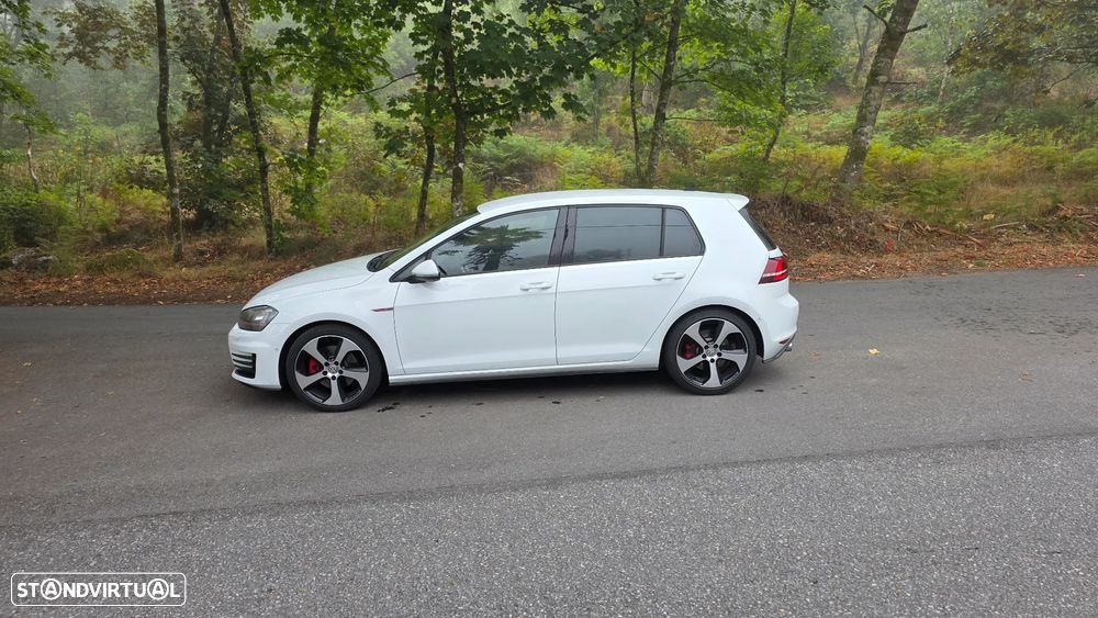 VW Golf 2.0 GTI - 5