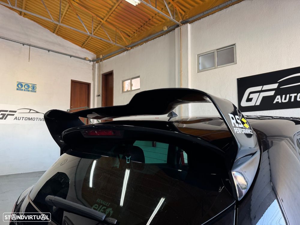 Renault Clio TCe 220 EDC R.S. Trophy - 11