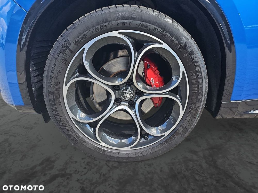 Alfa Romeo Stelvio 2.0 Turbo Veloce Q4 - 17