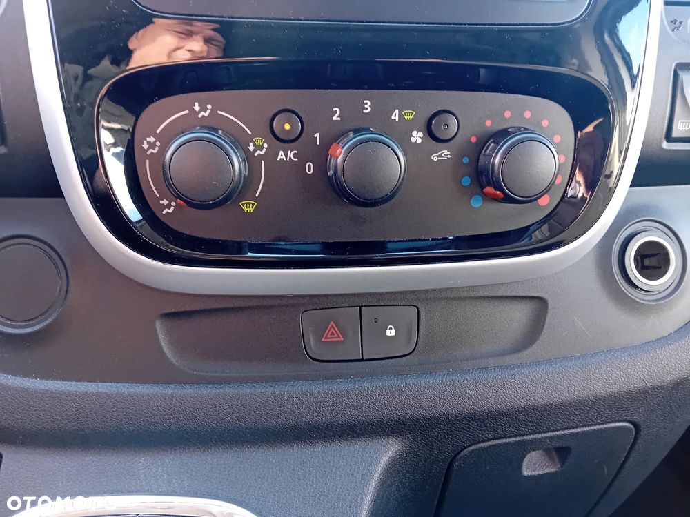 Renault Trafic Brygadówka - 21
