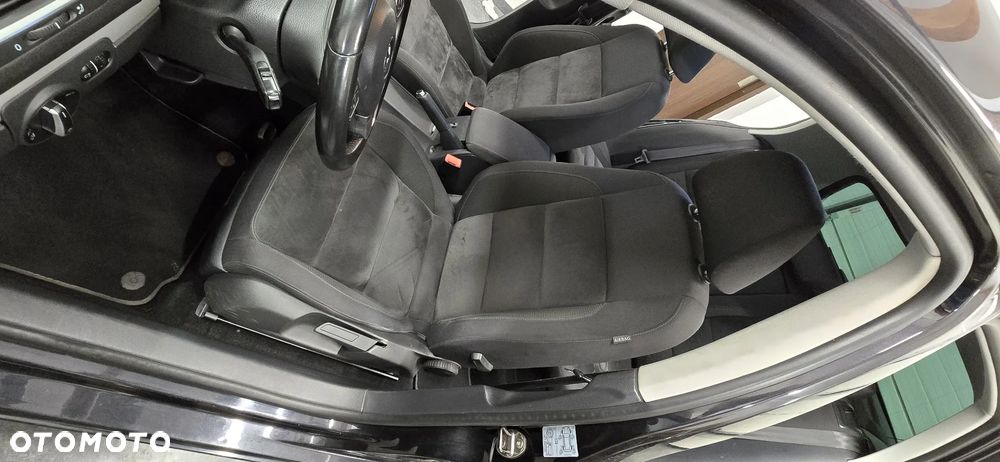 Volkswagen Golf 2.0 TDI DPF DSG Highline - 10