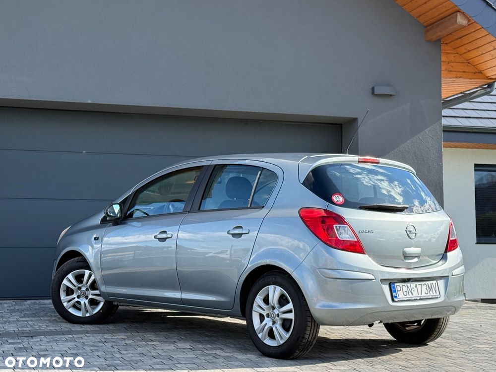 Opel Corsa 1.2 16V Cosmo - 5