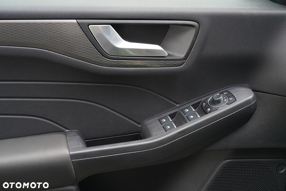 Ford Kuga 2.5 FHEV FWD Titanium eCVT - 12