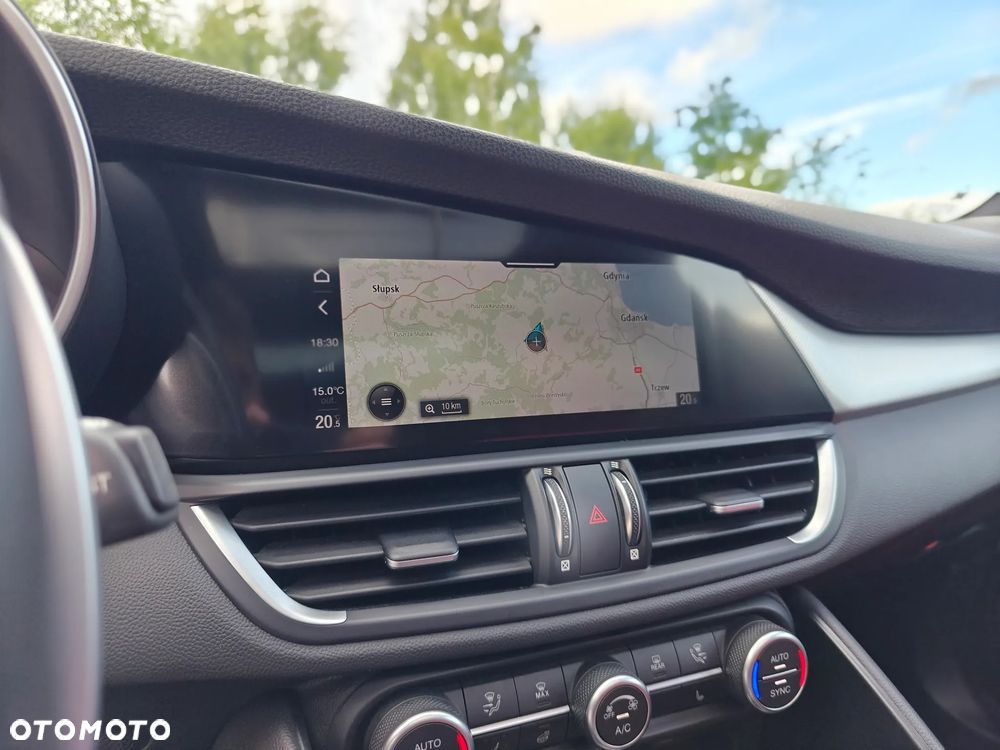 Alfa Romeo Giulia 2.0 Turbo 16V AT8 Veloce Ti - 38
