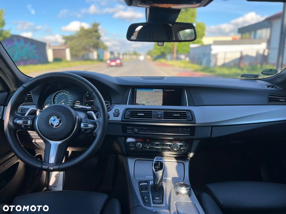 BMW Seria 5 530d xDrive - 31