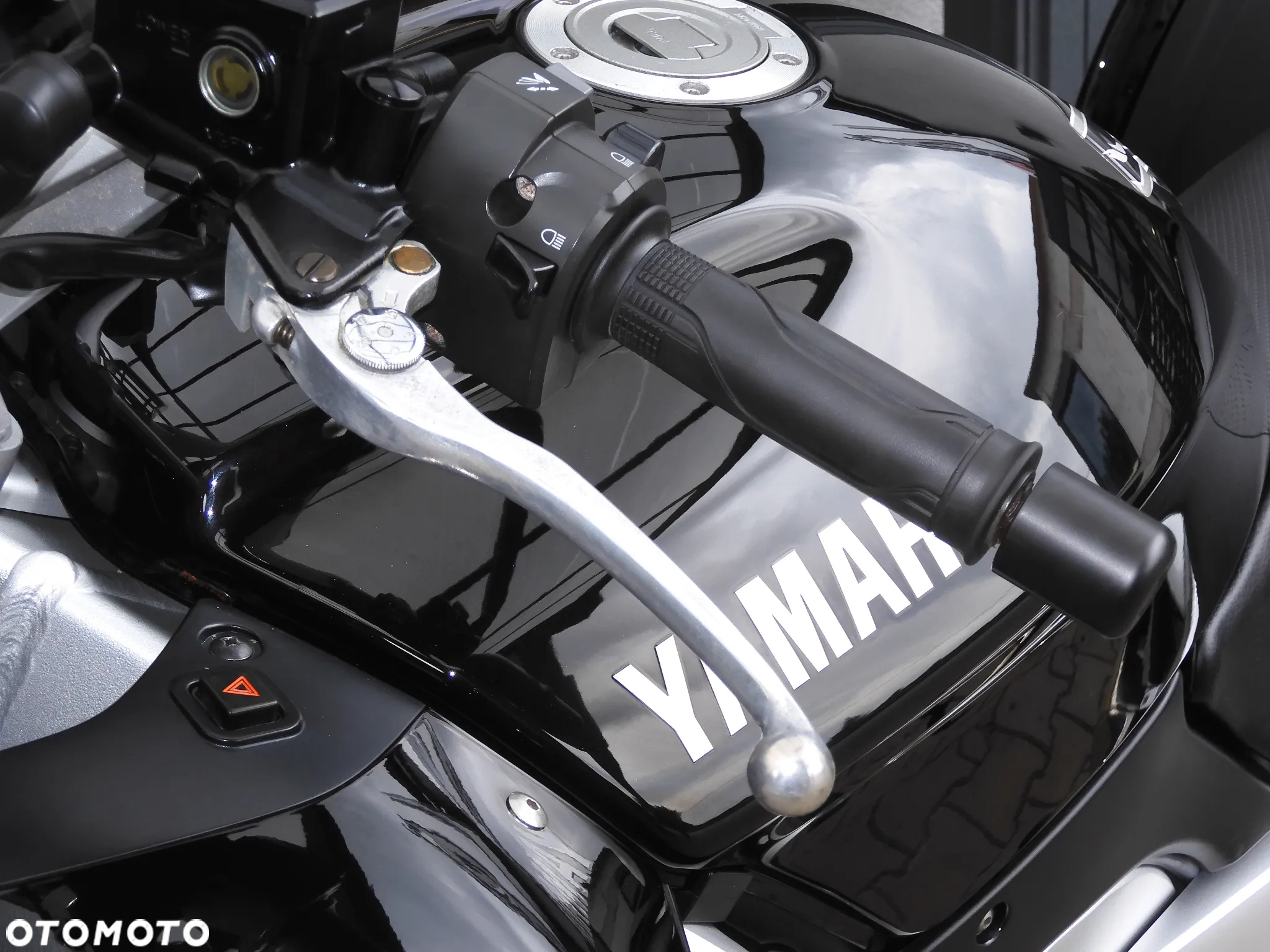 Yamaha FJR - 21