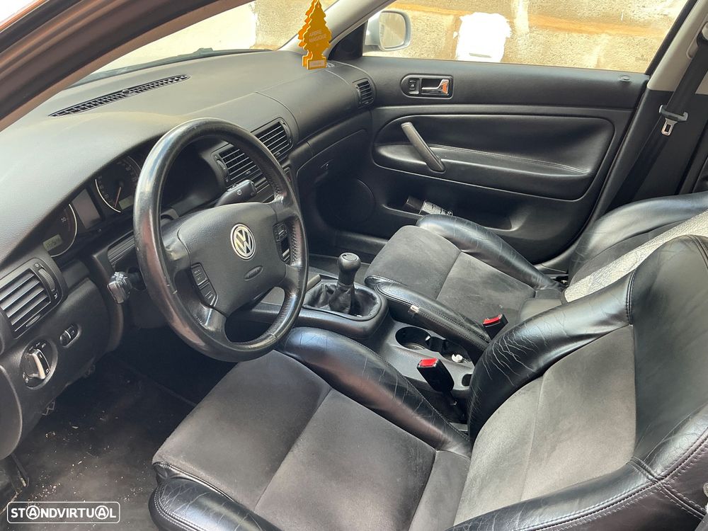 VW Passat 1.9 TDi Highline - 6