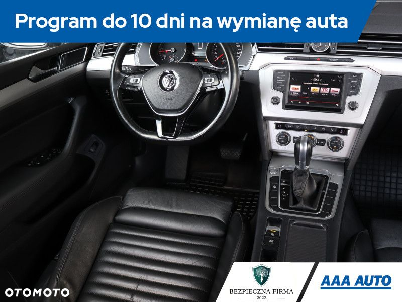 Volkswagen Passat - 8