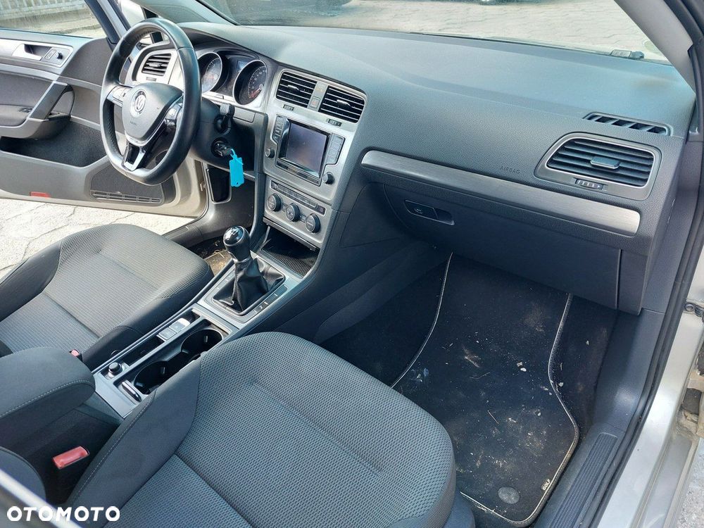 Volkswagen Golf - 15