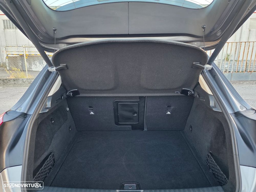 Mercedes-Benz GLA 180 d Urban - 8