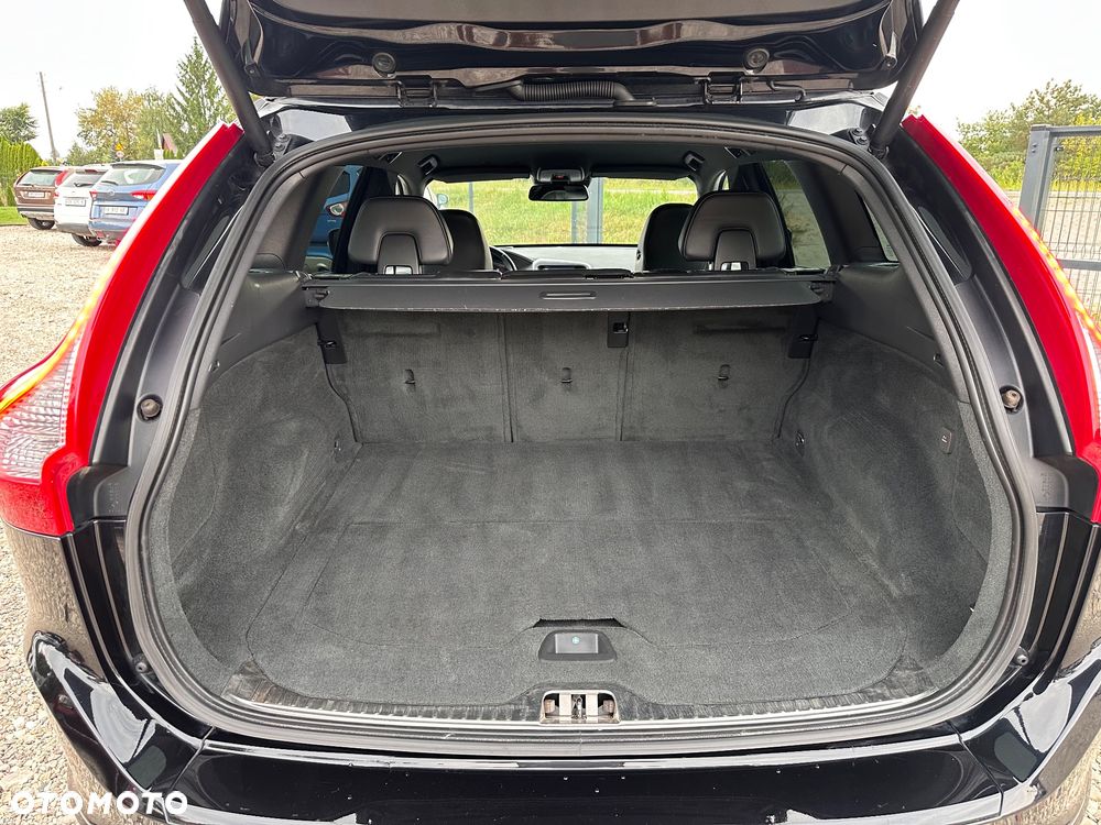 Volvo XC 60 D5 AWD Geartronic Summum - 9