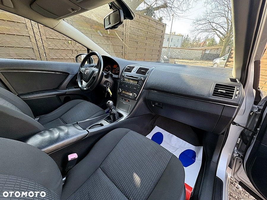 Toyota Avensis 2.0 D-4D - 23