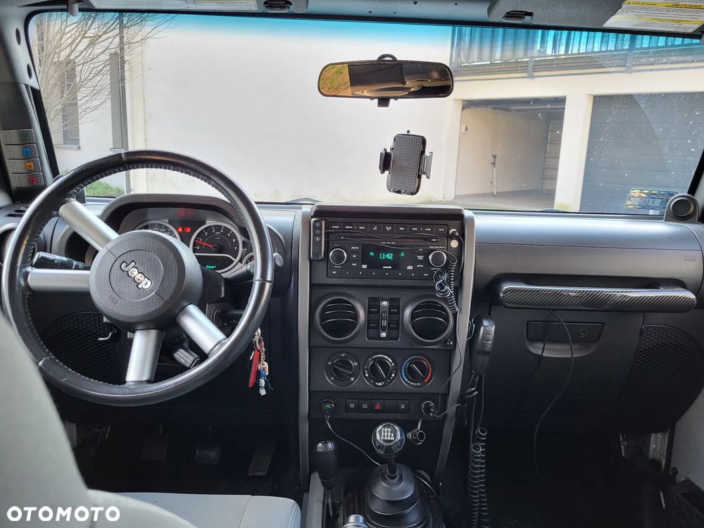 Jeep Wrangler - 8