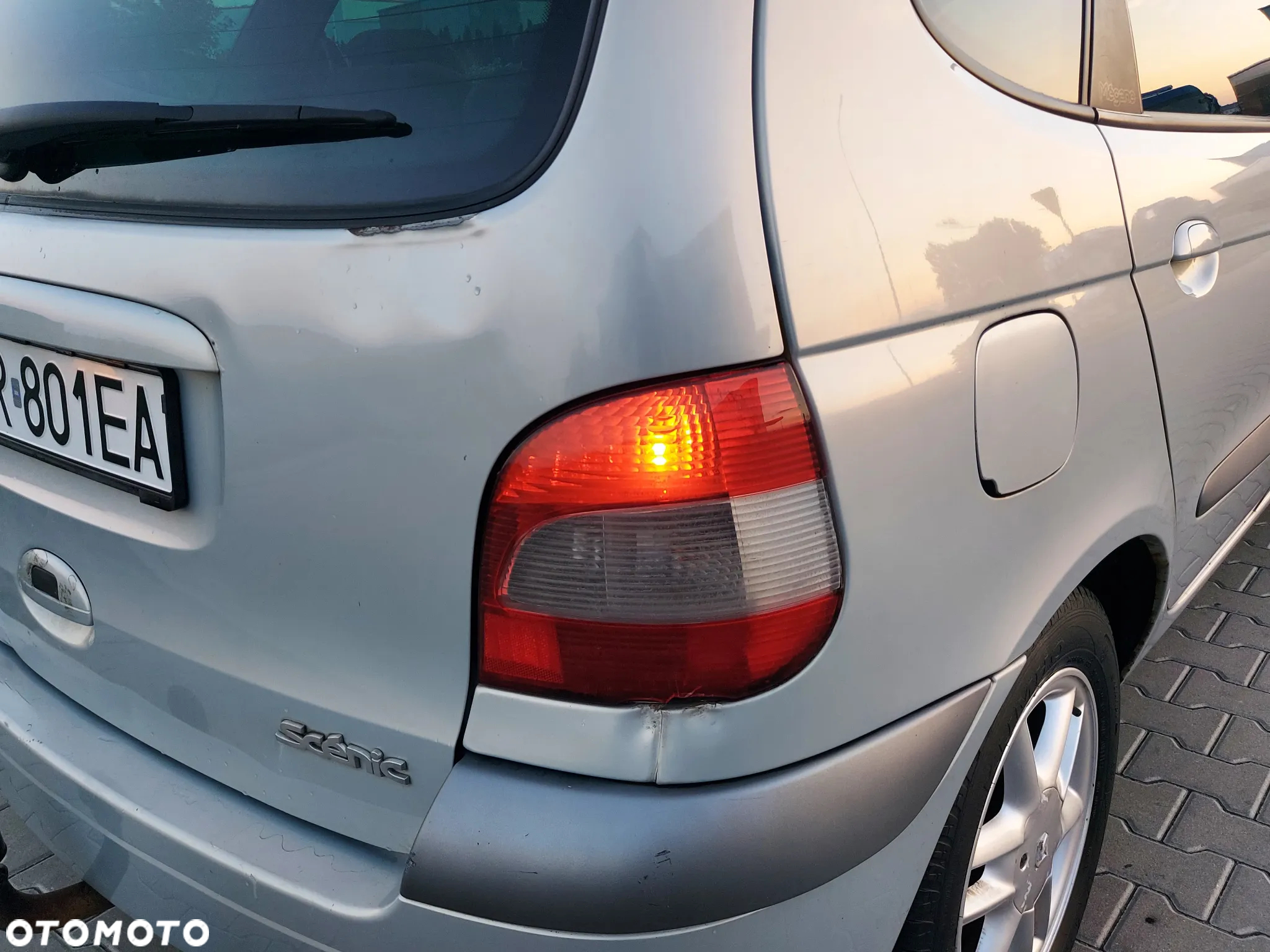 Renault Scenic 1.6 16V Privilege - 12