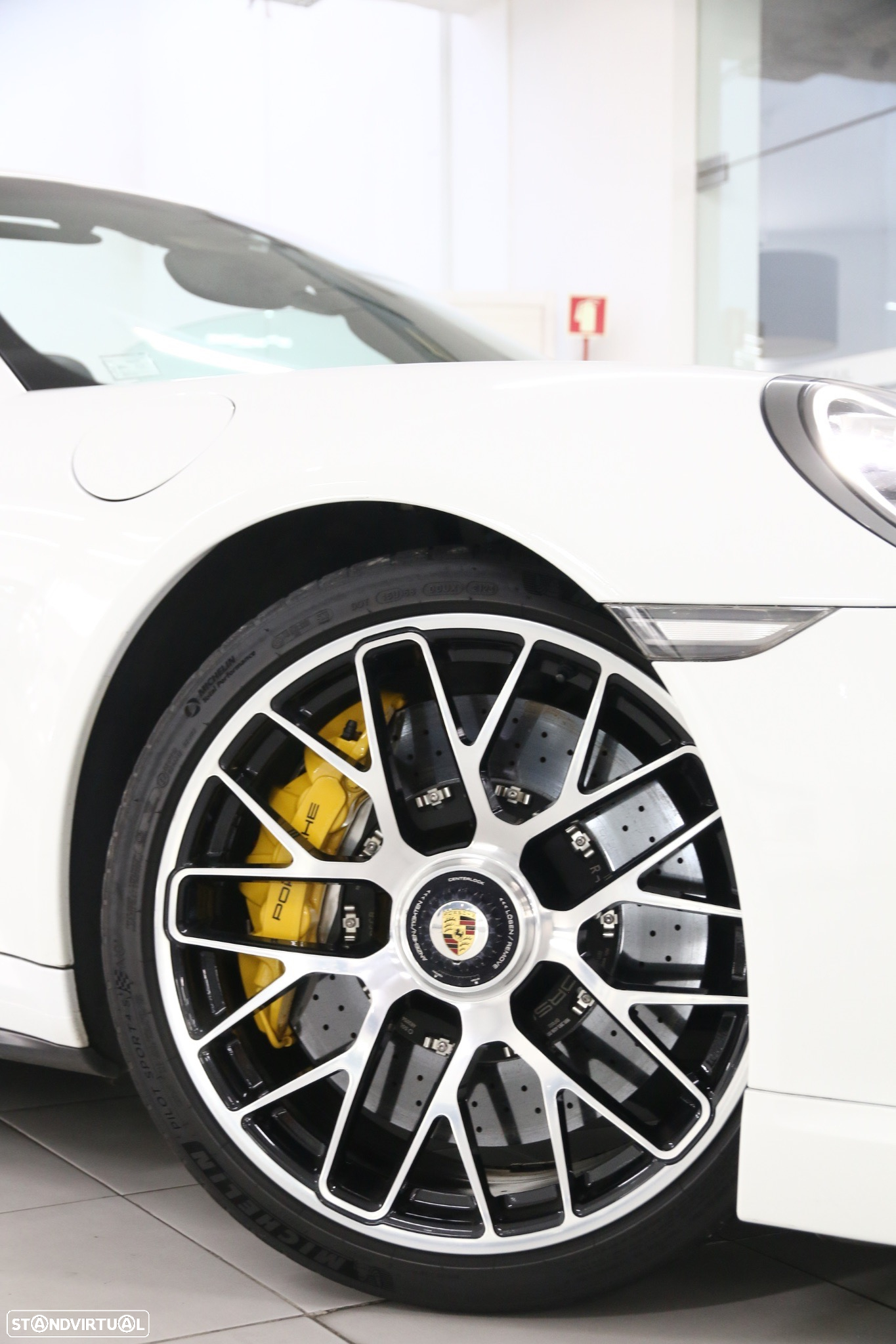 Porsche 911 (991) Turbo S Cabriolet - 3