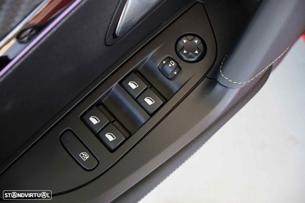 Peugeot e-2008 50 kWh GT - 17