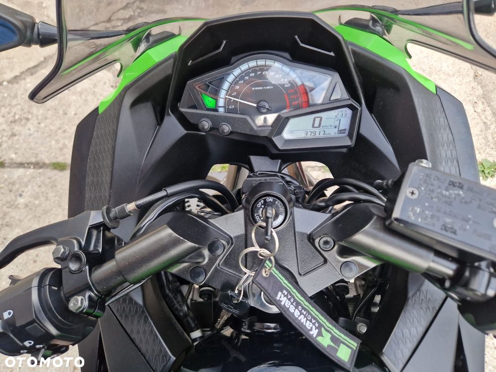 Kawasaki Ninja 300 ABS - 32