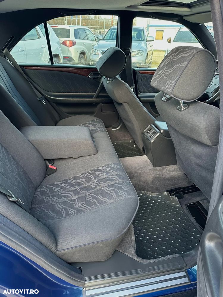 Mercedes-Benz E - 14