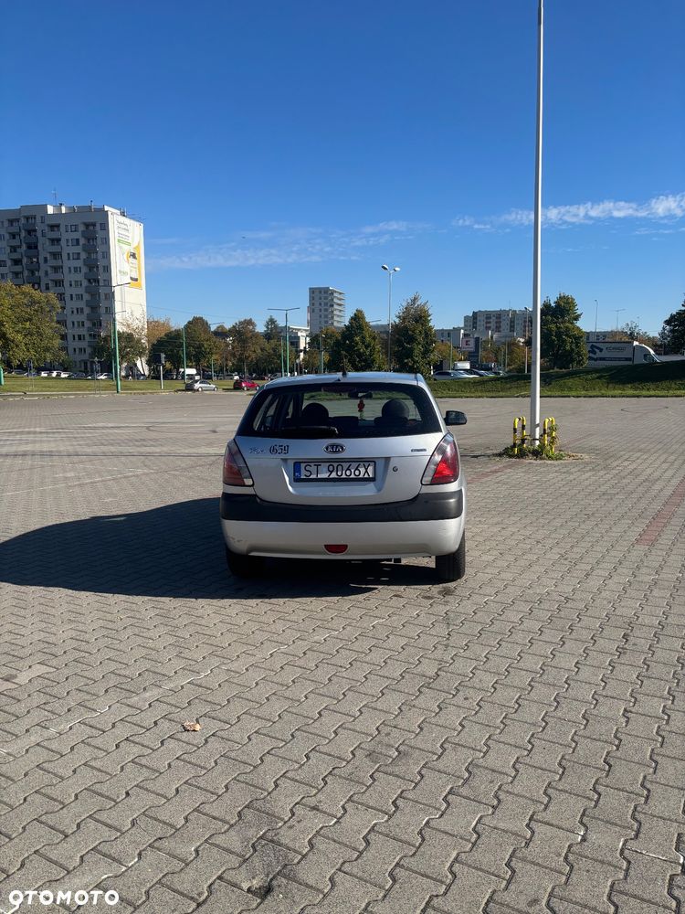 Kia Rio 2009 photo 4