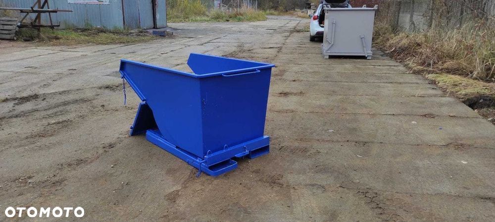 Kontener do widlaka z opuszczaną klapą przednią TKO 600 Samowyładowczy - 5