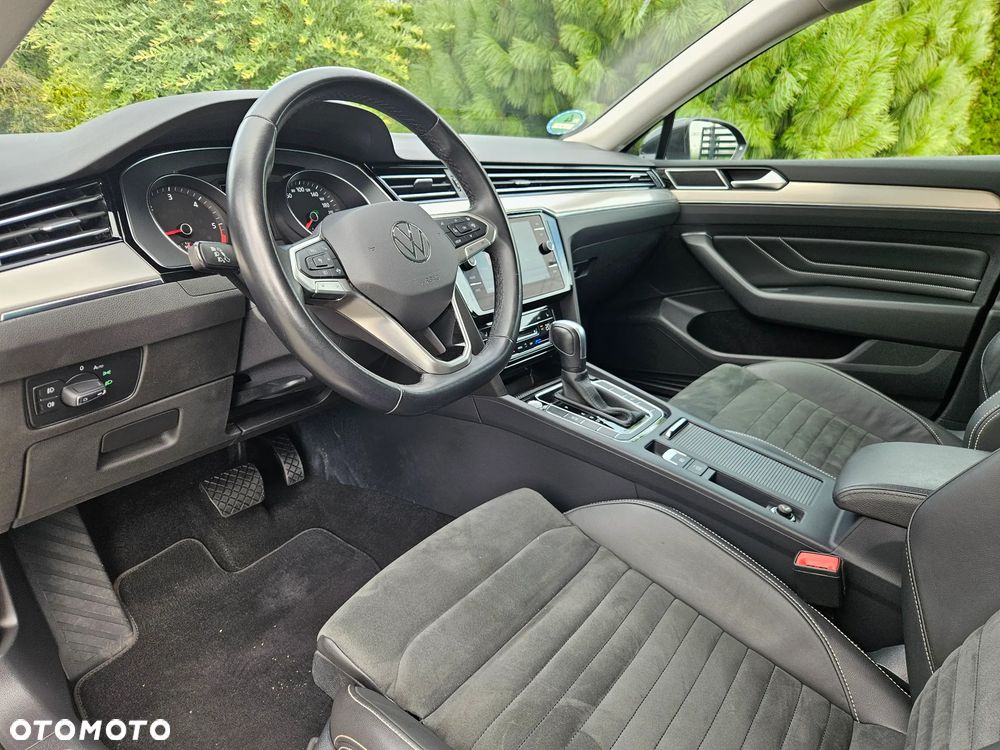 Volkswagen Passat - 32