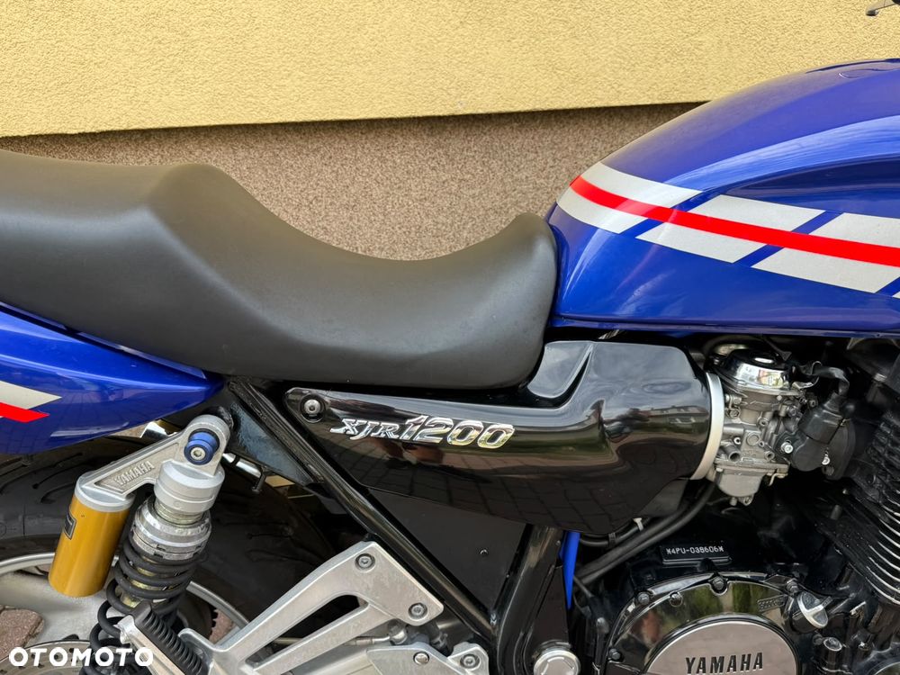 Yamaha XJR - 32