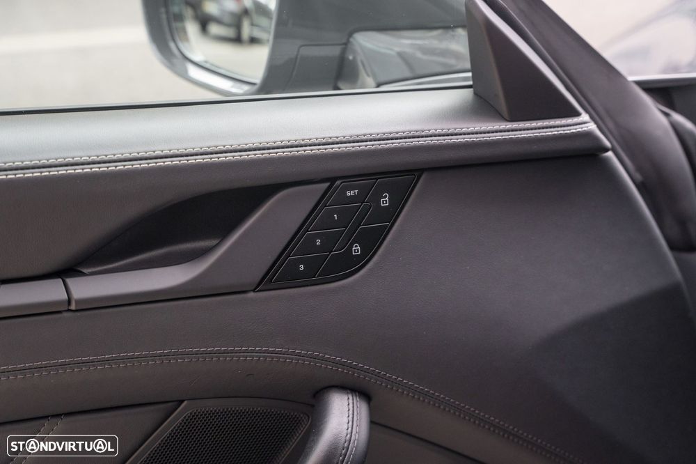 Porsche 911 (992) Carrera 4 GTS - 47