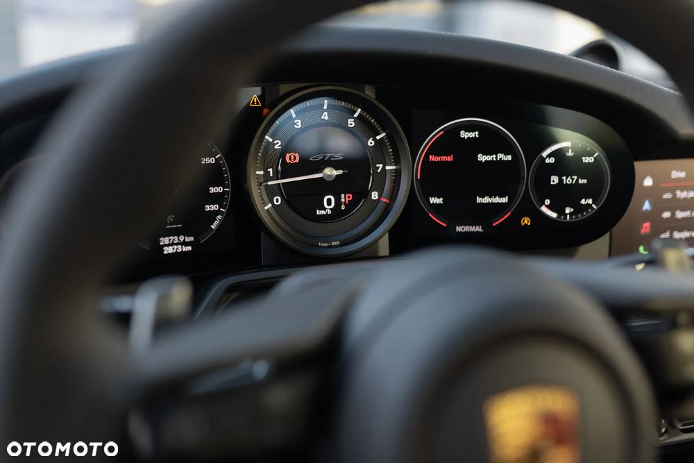 Porsche 911 Carrera GTS - 18