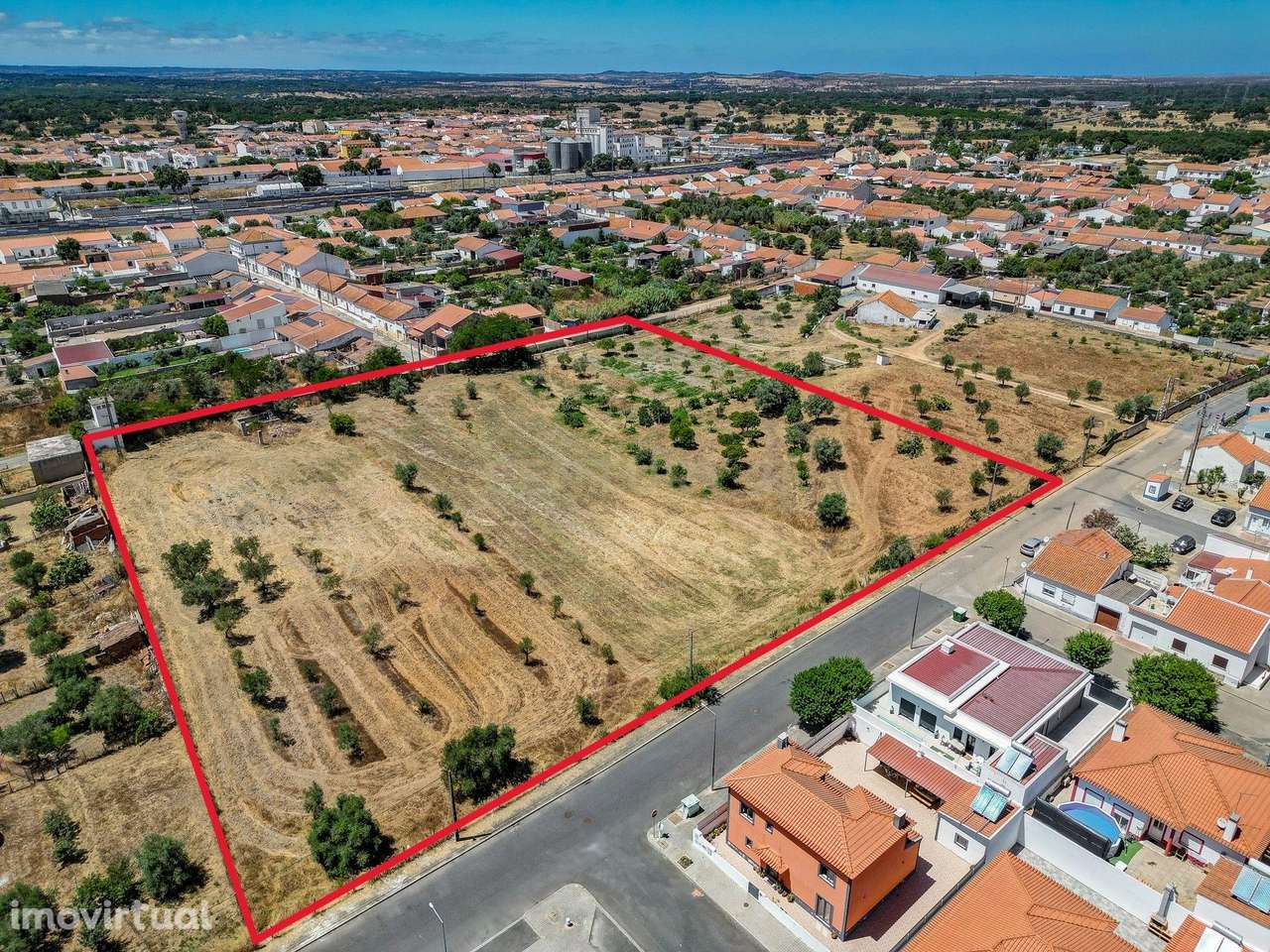 Terreno com 10000m²,  viabilidade para 30 fogos, a 30km da Costa Vicen - Grande imagem: 4/21