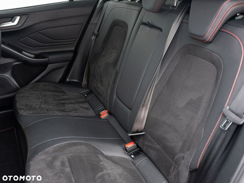 Ford Focus 2.3 EcoBoost S&S ST X - 23