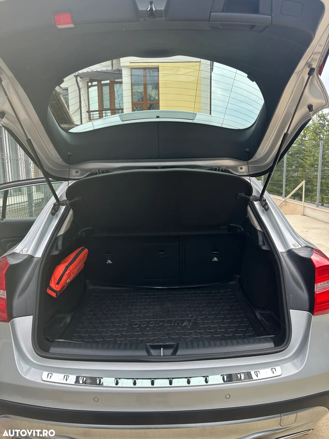 Mercedes-Benz GLA 180 - 10