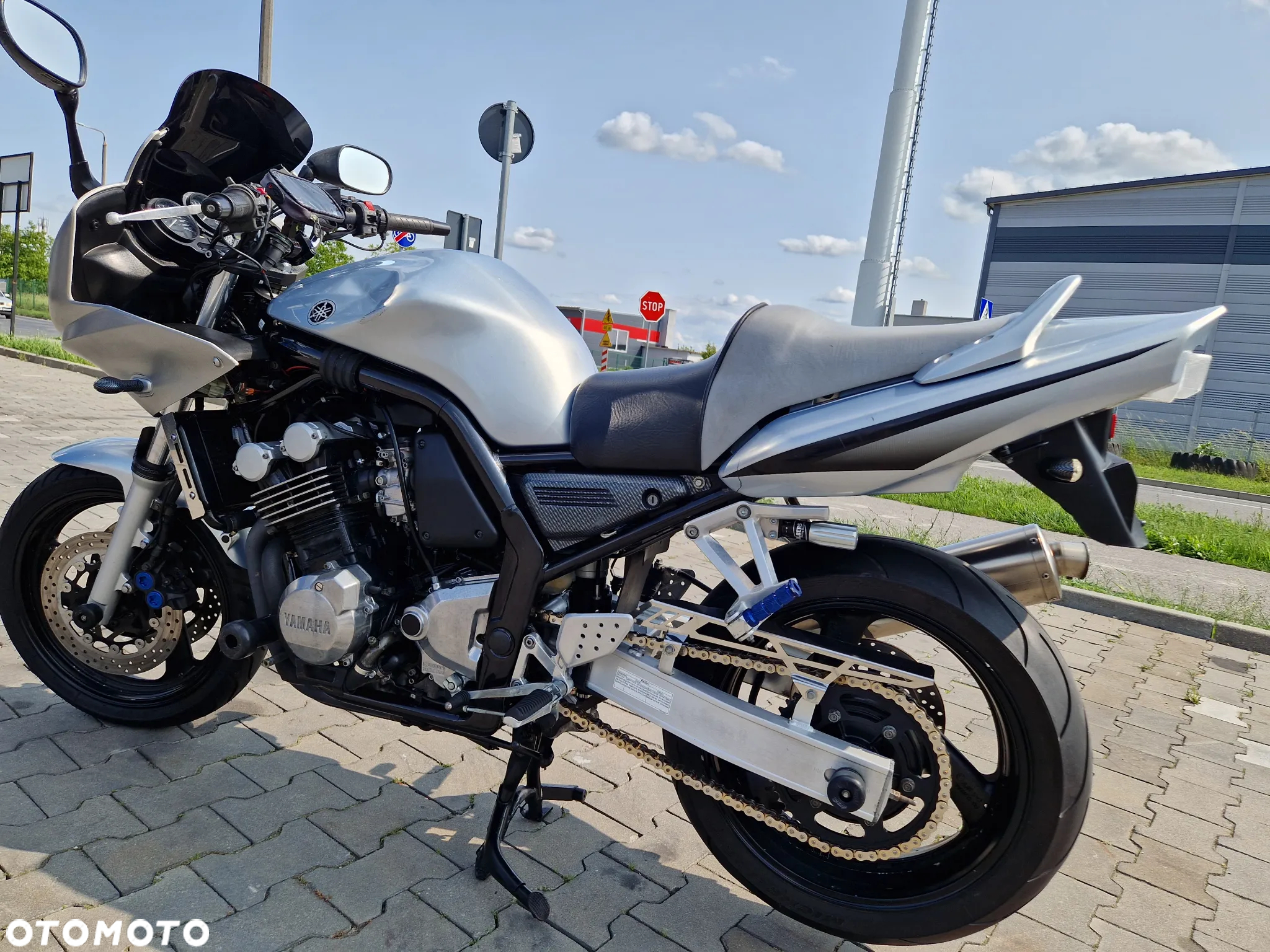 Yamaha FZS - 8