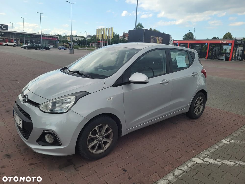 Hyundai i10 1.0 Fifa World Cup Edition - 1