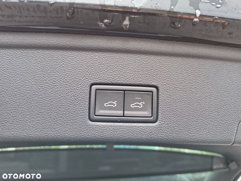 Volkswagen Touareg - 11