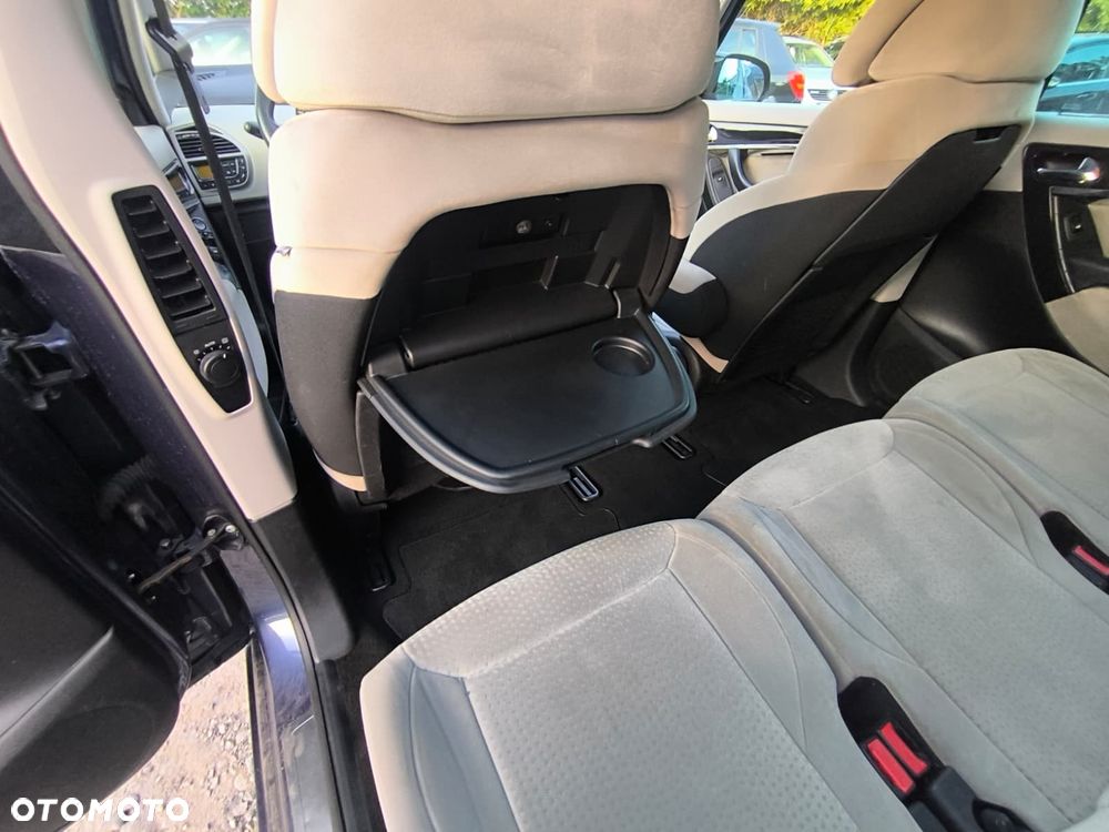 Citroën C4 Picasso - 13