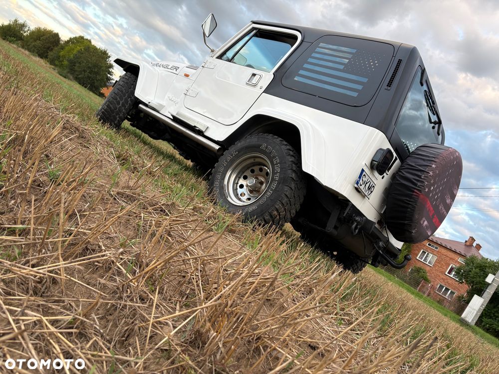 Jeep Wrangler 2.5L - 11