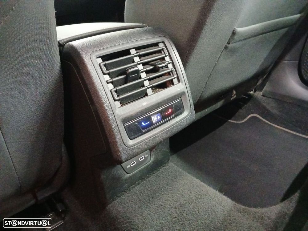VW Golf Variant 1.0 TSI Life - 32