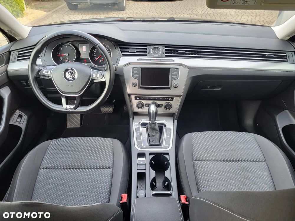 Volkswagen Passat 2.0 TDI SCR DSG Comfortline - 11
