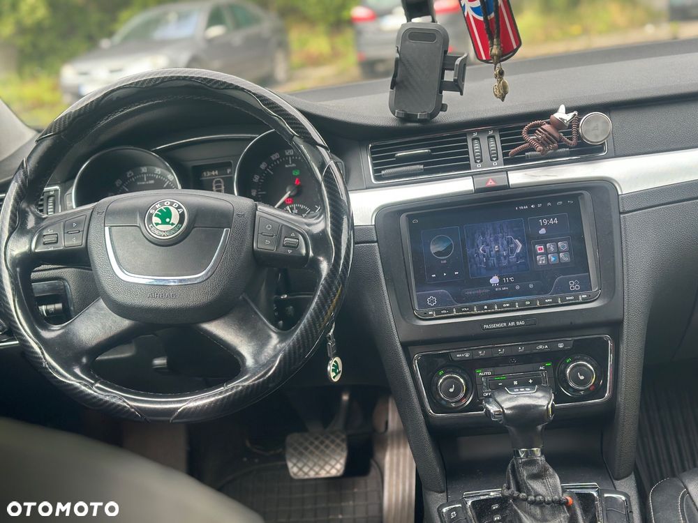 Skoda Superb 2.0 TDI Elegance DSG - 13