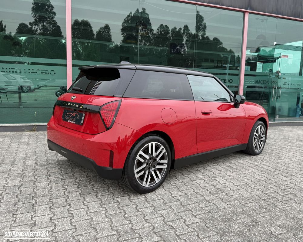 MINI 3 Portas Cooper SE Classic M - 4