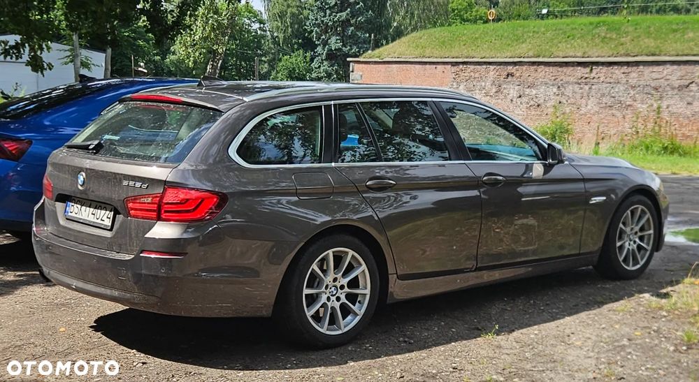 BMW Seria 5 525d - 22