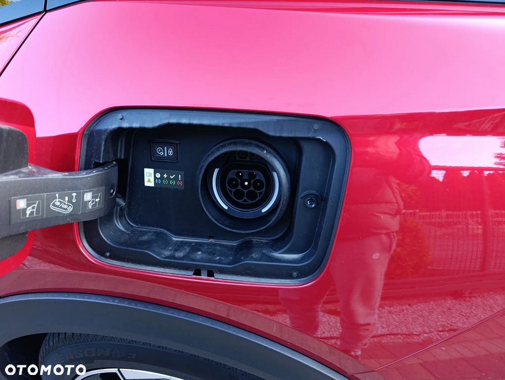 Peugeot 408 1.6 Plug-In Hybrid 180 GT EAT8 - 39