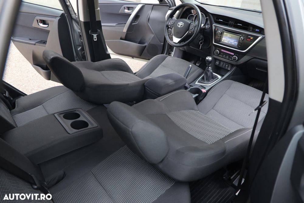 Toyota Auris 1.4 D-4D TS Luna - 11