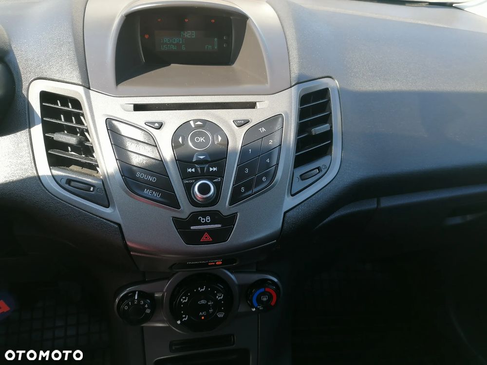 Ford Fiesta 1.25 Silver X (Ambiente) EU6 - 17
